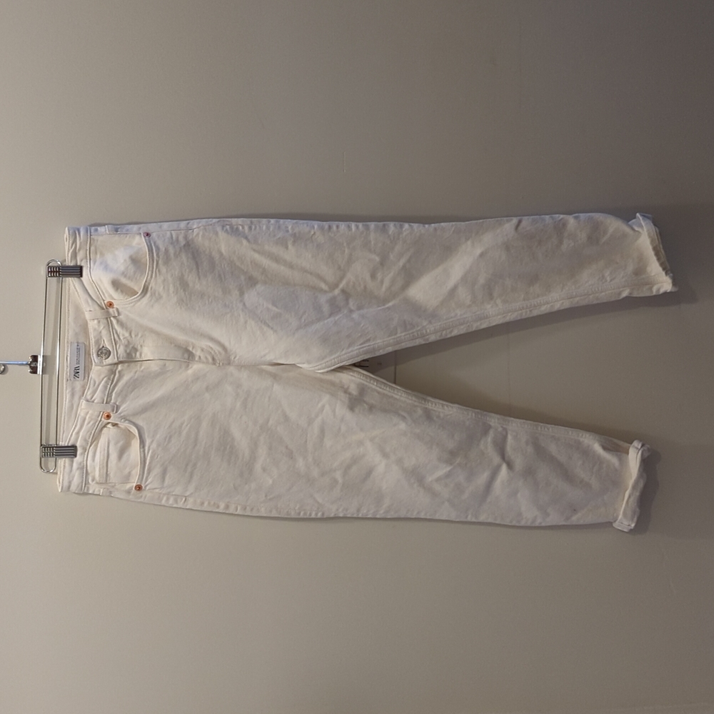 White denim pants